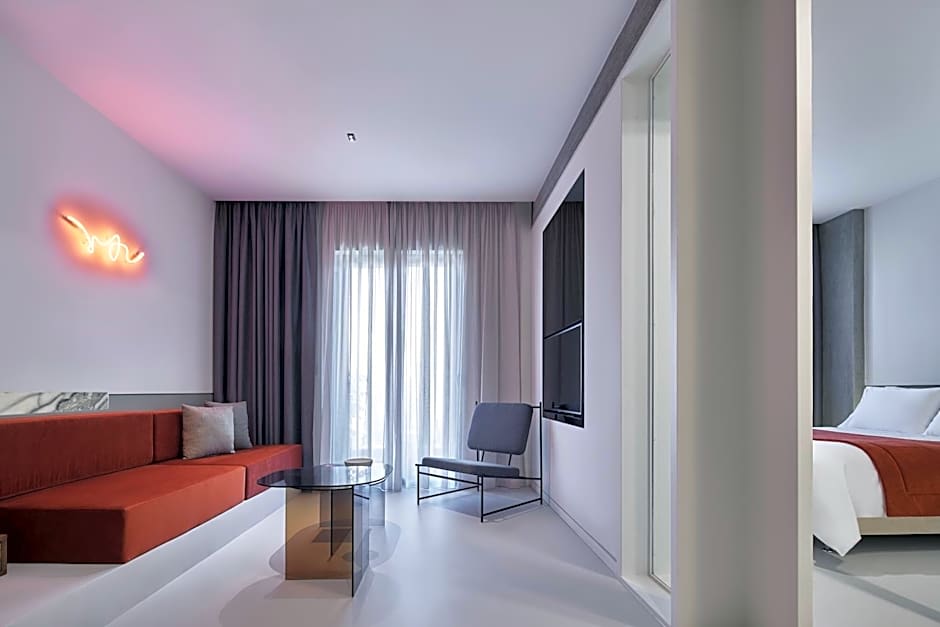 The Newel Metaxourgeio