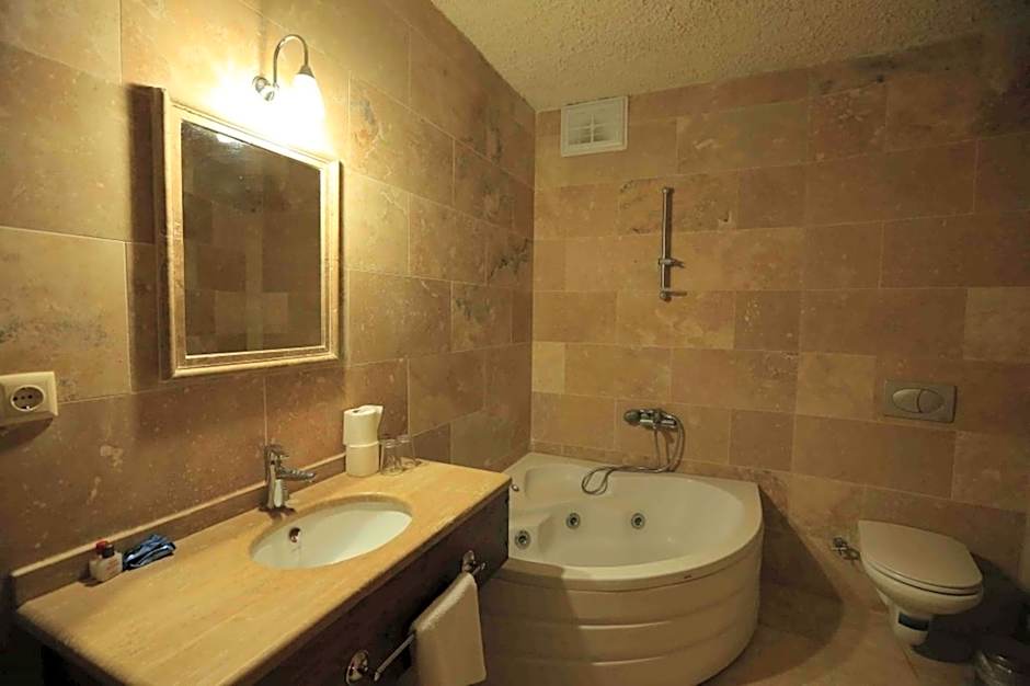 Jerveni Cave Hotel
