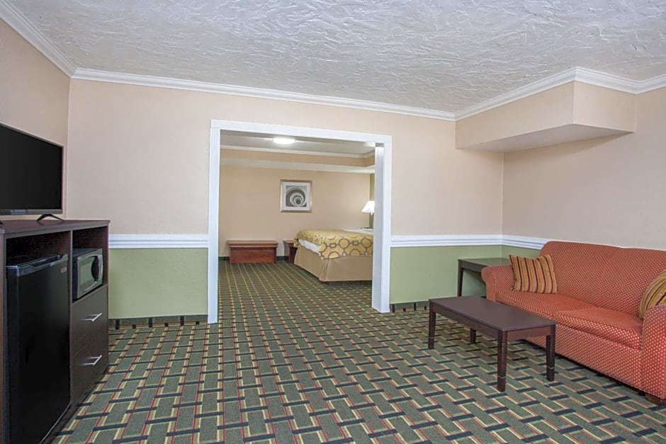 Baymont by Wyndham Lake City