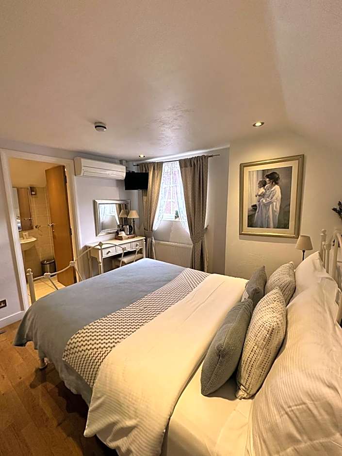 Bath House Hotel & Restaurant