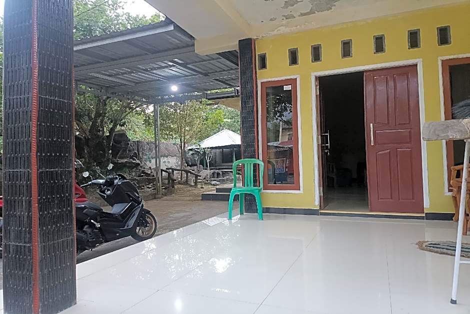 Hotel O Penginapan Annisya Near SMA Negeri 2 Mataram