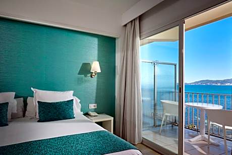Double or Twin Room with Sea View