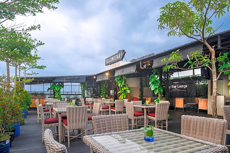 Yellow Star Ambarukmo Hotel