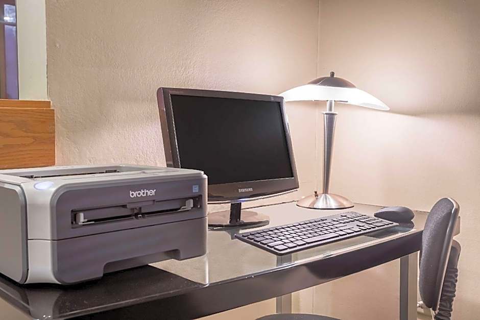 Super 8 by Wyndham Appleton