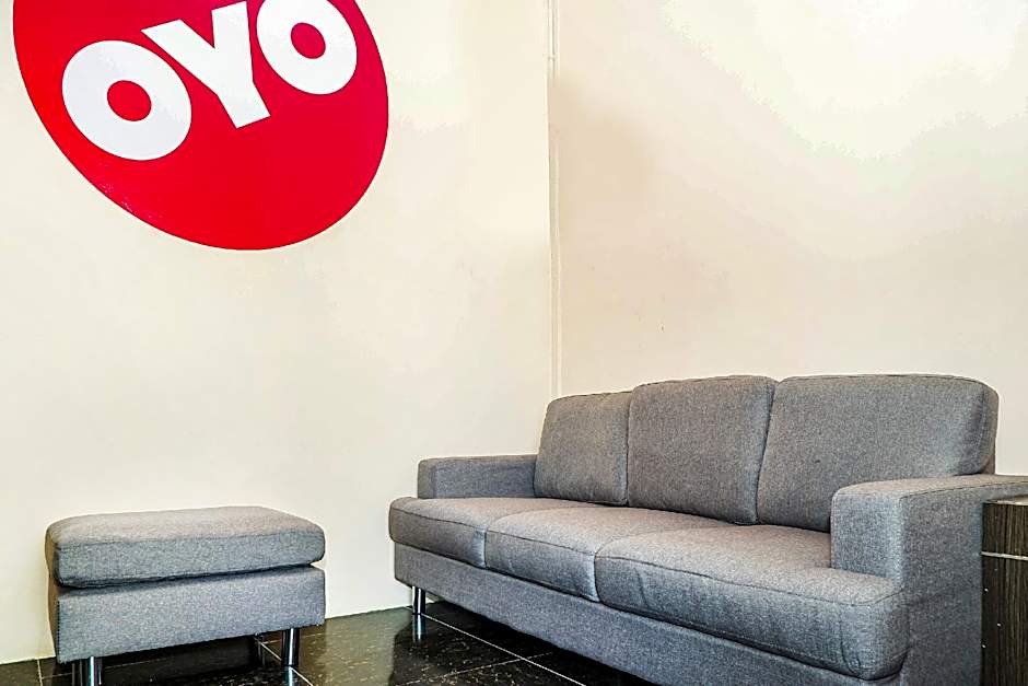 OYO 1217 Candi Residence
