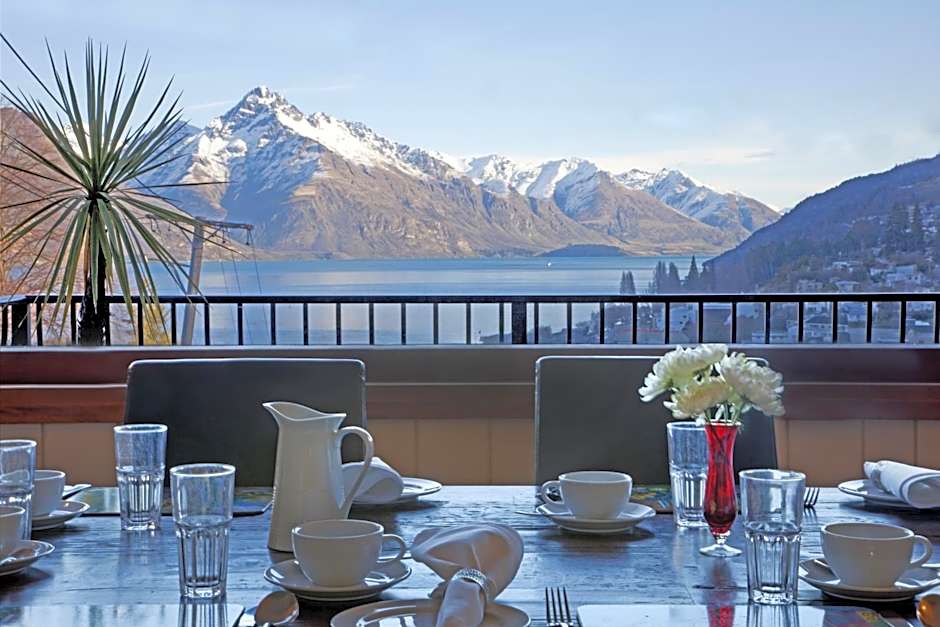 Queenstown House Boutique Bed & Breakfast and Apartments