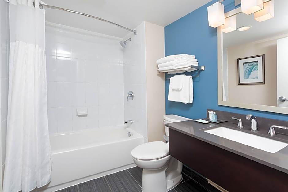 Wyndham Garden Niagara Falls Fallsview