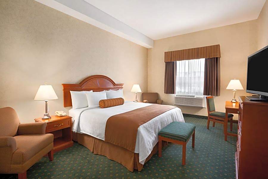 Travelodge by Wyndham Strathmore