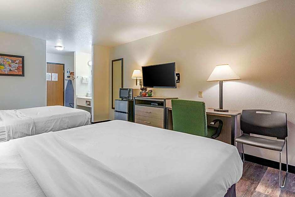 Econo Lodge Pueblo North