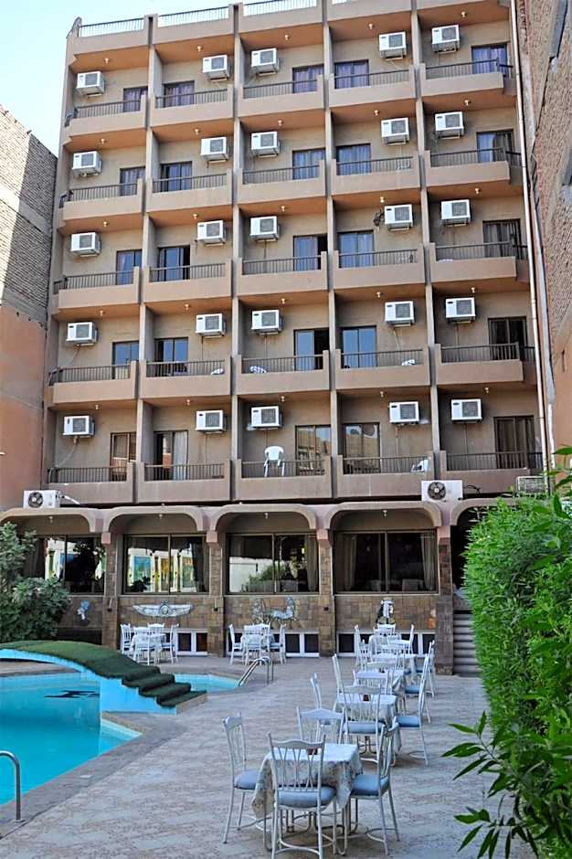 Shady Hotel Luxor
