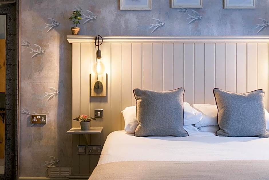 The Angel & Blue Pig