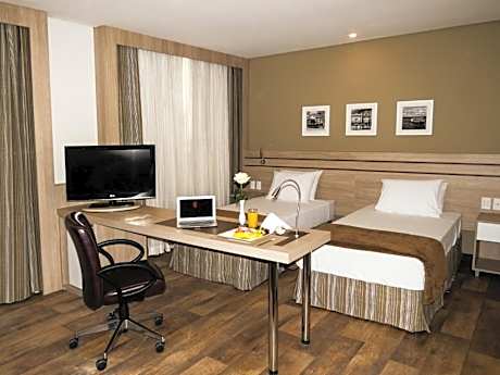 LUXURY SUPERIOR TWIN CAPACITY 01