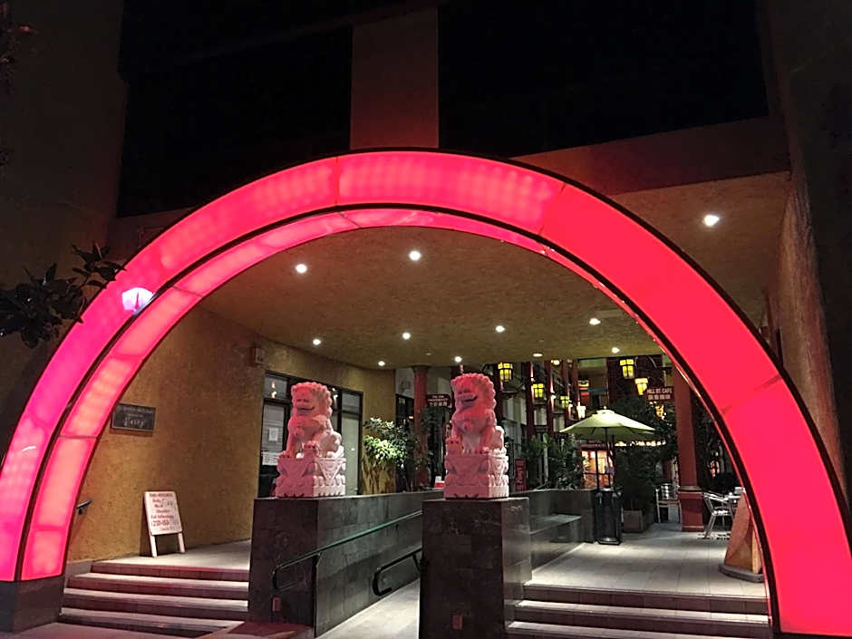 Best Western Plus Dragon Gate Inn