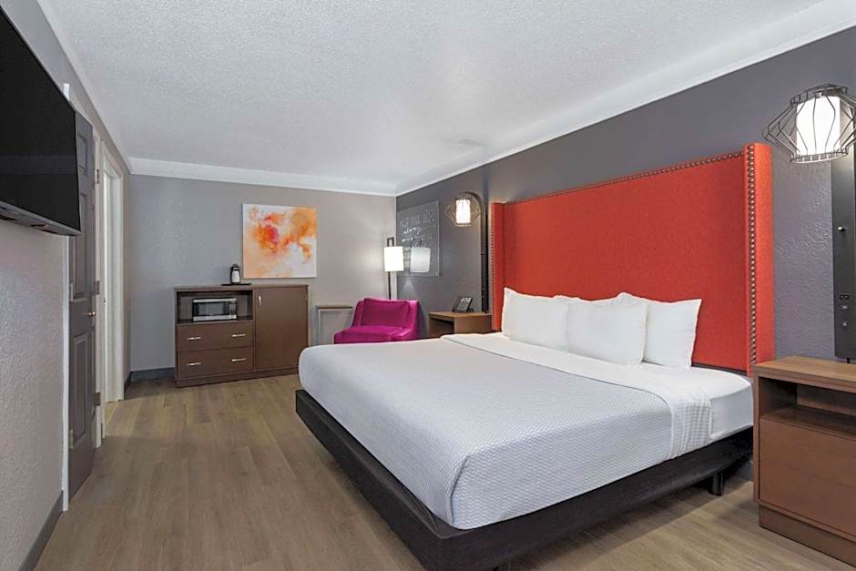 La Quinta Inn & Suites by Wyndham Pensacola