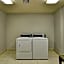 Holiday Inn Express Romulus / Detroit Airport By IHG