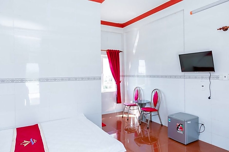 Khách sạn Ngọc Thủy LaGi