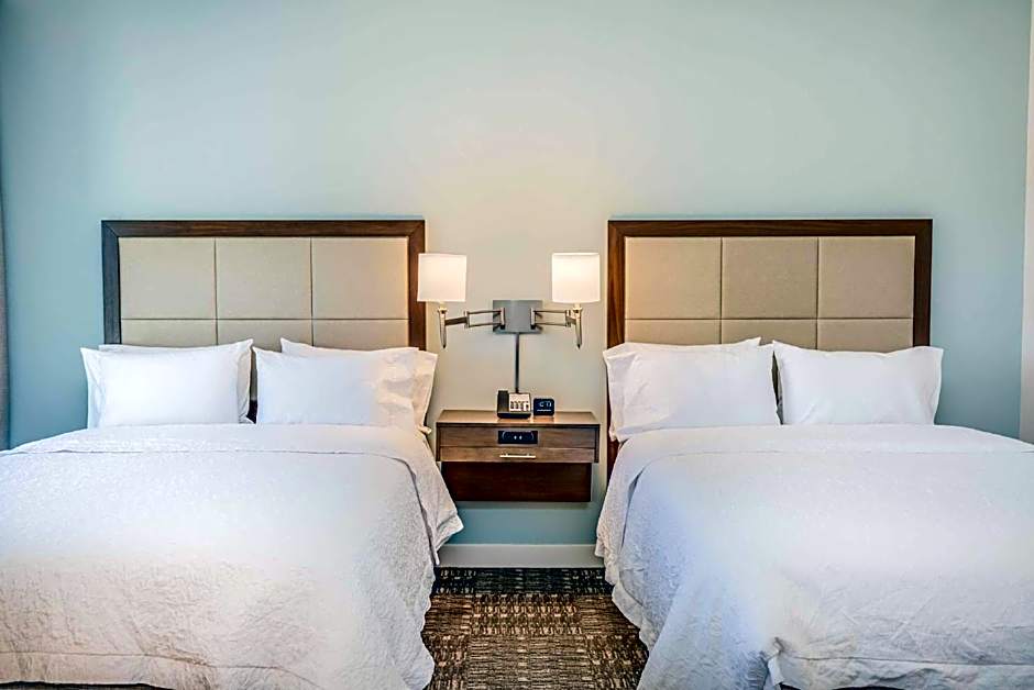 Hampton Inn By Hilton & Suites Panama City Beach-Beachfront