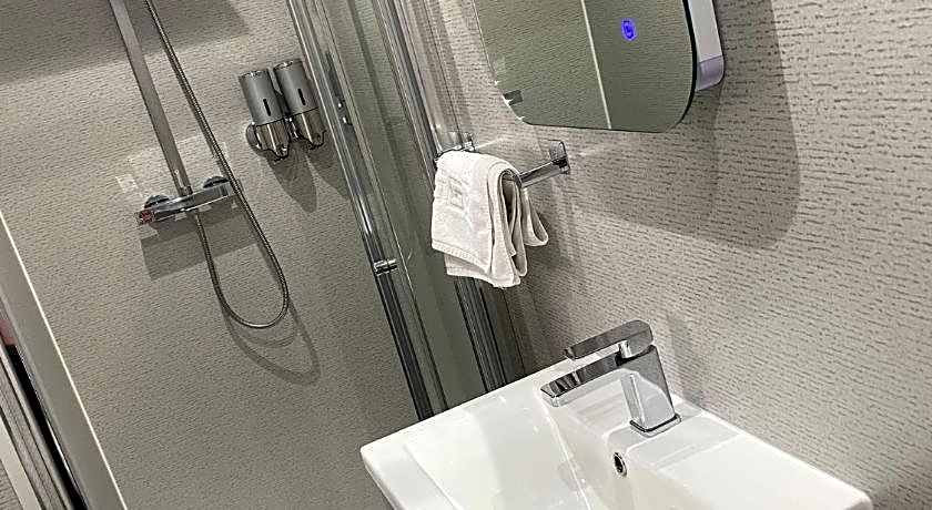 OYO Lomond Park Hotel