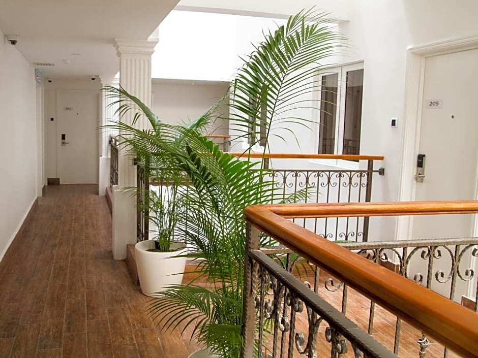 Belllo Hotel Jb Central