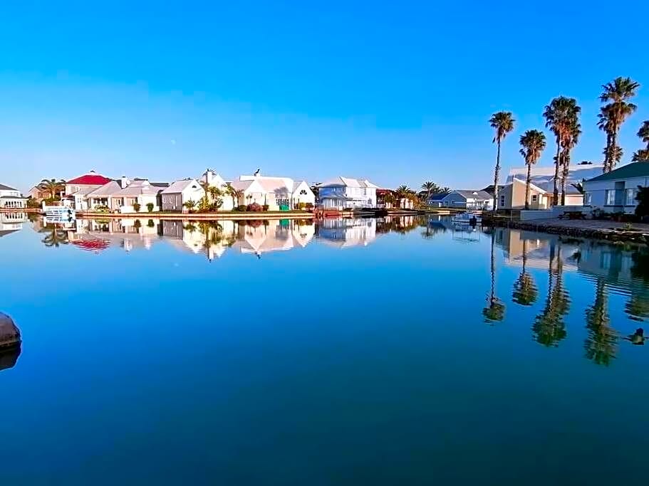 Jeffreys Bay - Life on the Canals