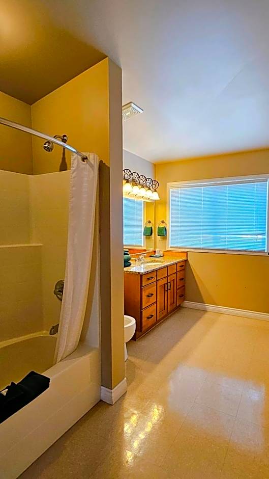 Misty Mountain Inn & Suites