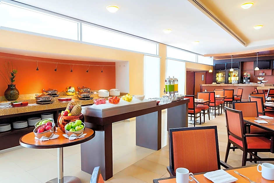 Courtyard by Marriott Leon at The Poliforum