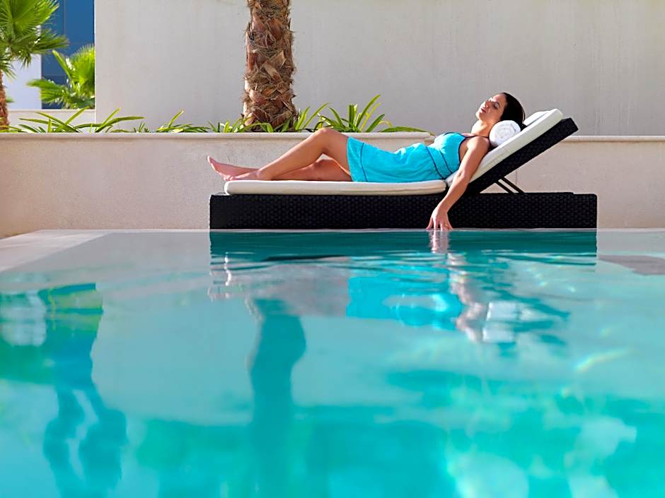 Staybridge Suites Yas Island Abu Dhabi By IHG