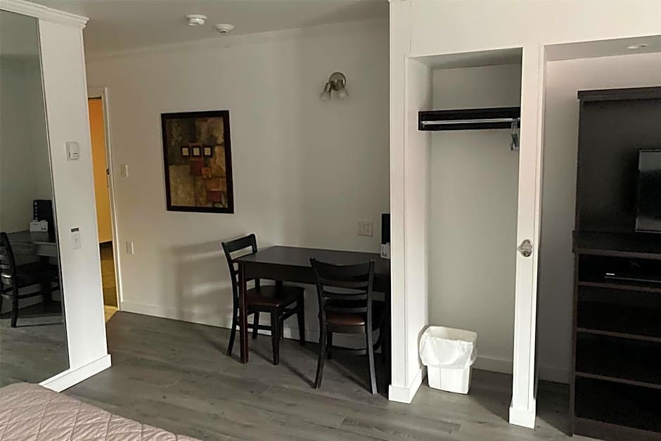 Ramada by Wyndham Laval