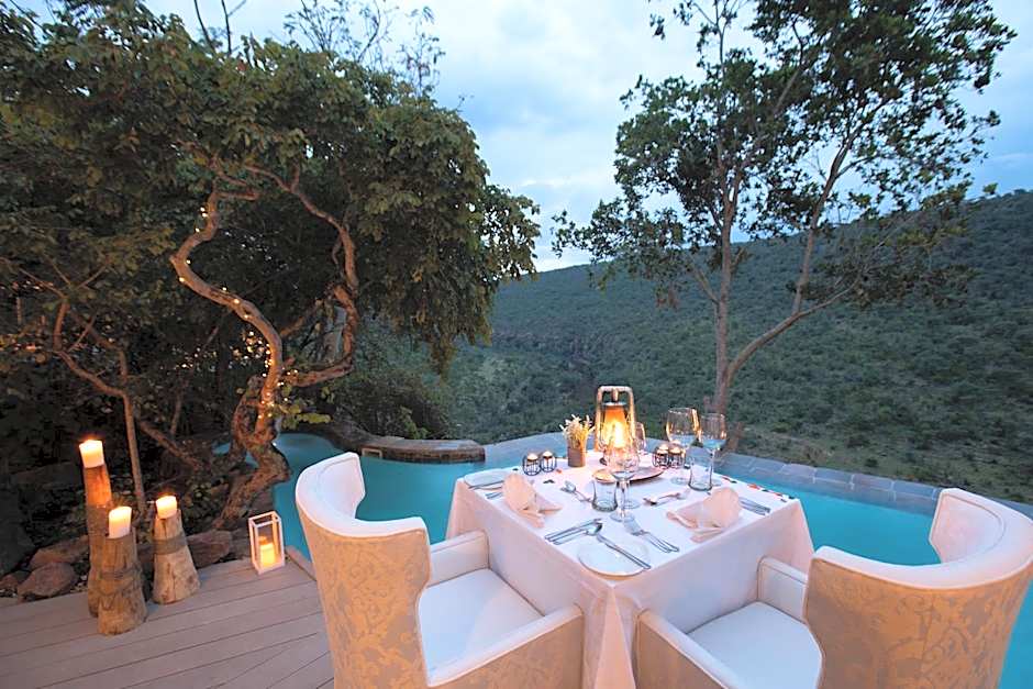Clifftop Exclusive Safari Hideaway