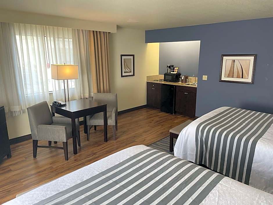Best Western Plus Edmonds Harbor Inn