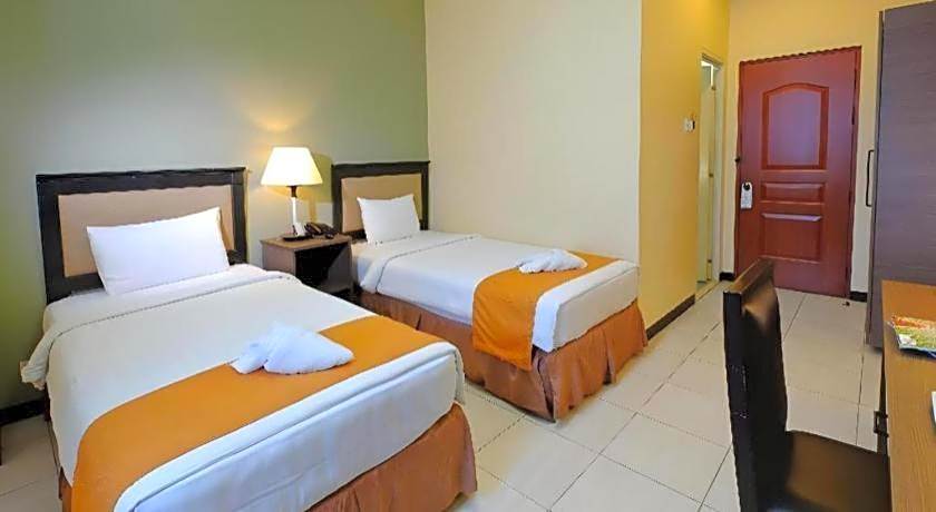 OYO 187 The Maxwell Hotel