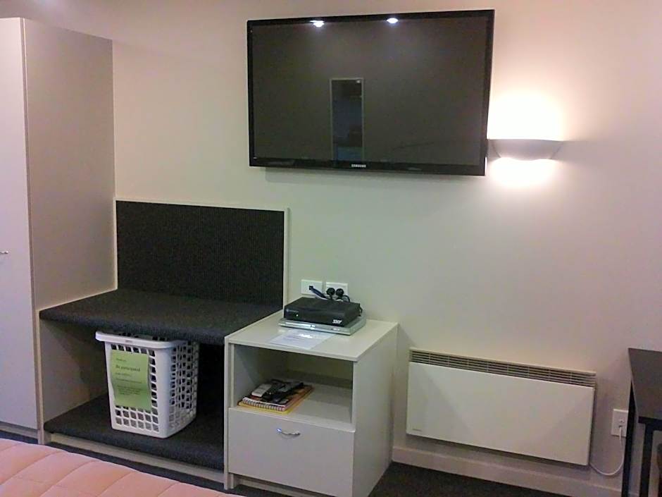 Azena Suites & Apartment