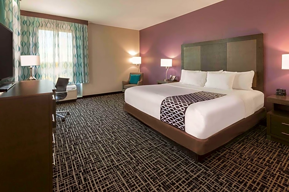 La Quinta Inn & Suites by Wyndham Terre Haute