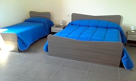 Deluxe Room (2 Adults + 1 Child)