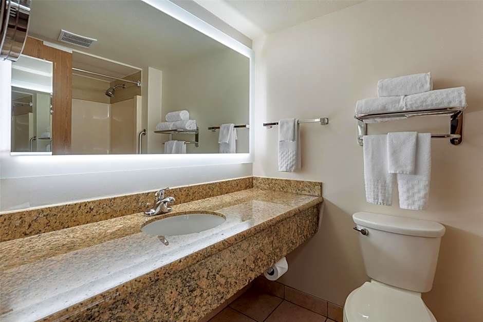 Best Western Plus Harbor Plaza And Conference Center