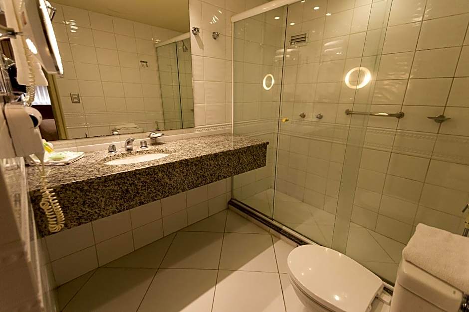 Master Porto Alegre Hotel - Av Carlos Gomes, Proximo ao Consulado Americano