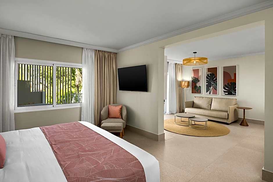 Photo 1 of 4 of Junior Suite with Two Double Beds and Tropical View - Adults Only