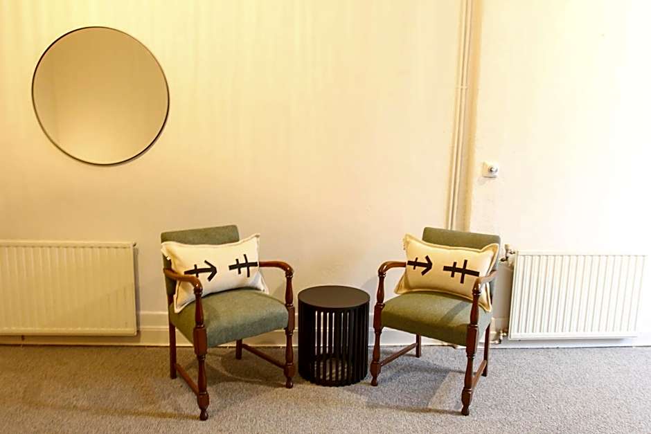 Alpine Hotel, Eat Drink Sleep