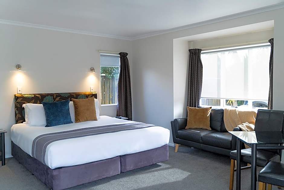 Pacific Coast Motor Lodge