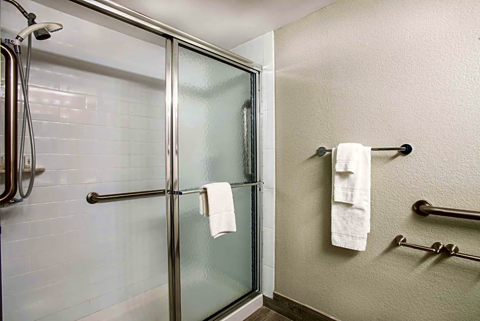 La Quinta Inn & Suites by Wyndham DC Metro Capital Beltway