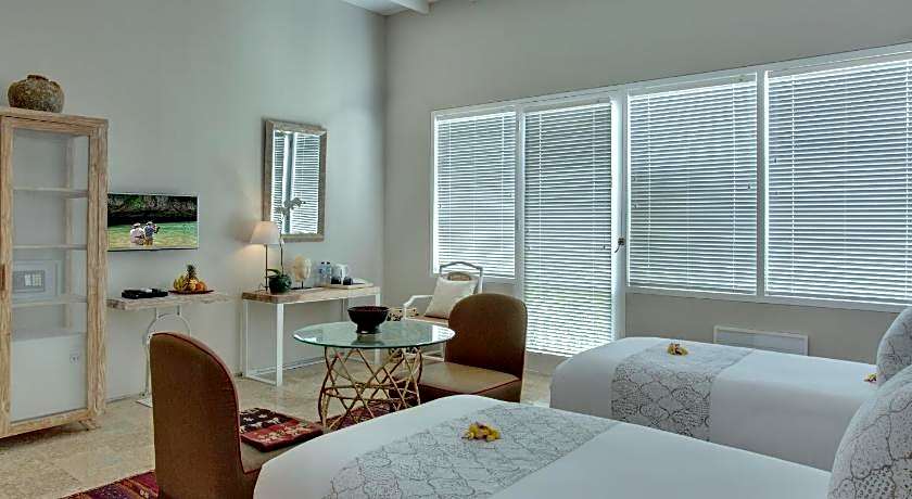 Room & Vespa Suite 4