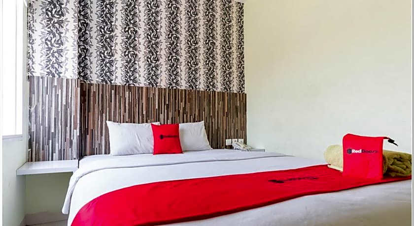 RedDoorz Plus @ Hertasning Area Makassar