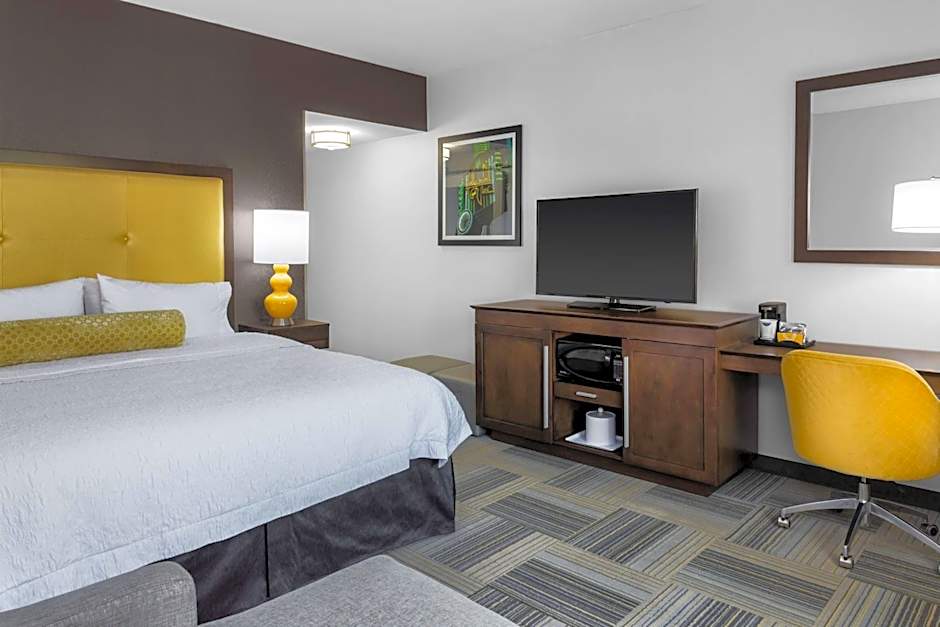 Hampton Inn By Hilton & Suites Los Angeles/Hollywood, CA