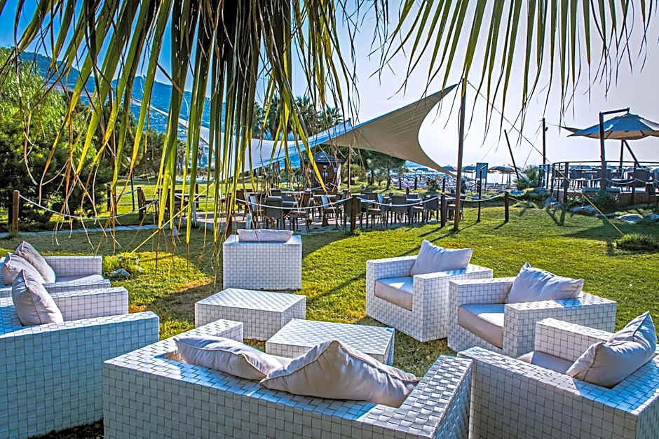 Aregai Marina Hotel & Residence