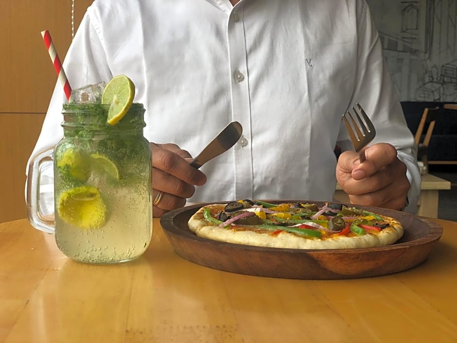 Holiday Inn Express Hyderabad Banjara Hills By IHG