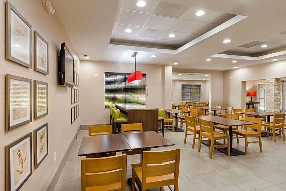 Country Inn & Suites by Radisson, St. Petersburg - Clearwater, FL