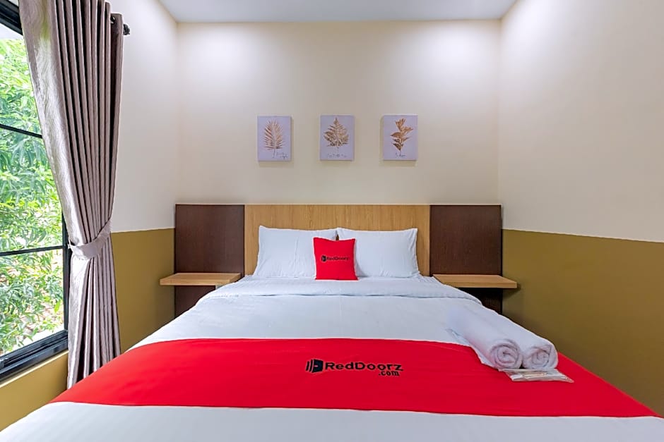 RedDoorz Plus @ La Asiana Guest house