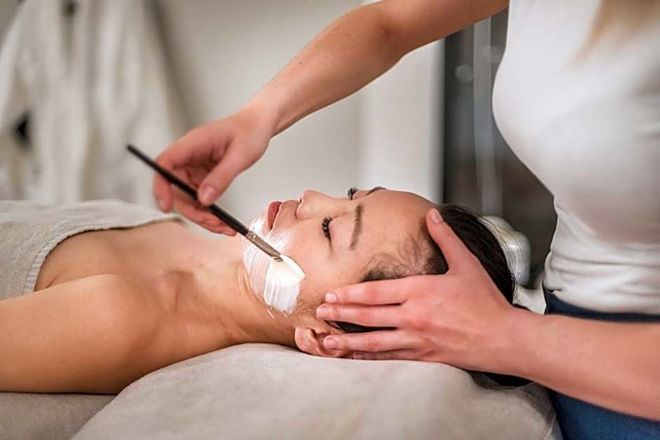 EALA My Lakeside Dream - Adults Friendly