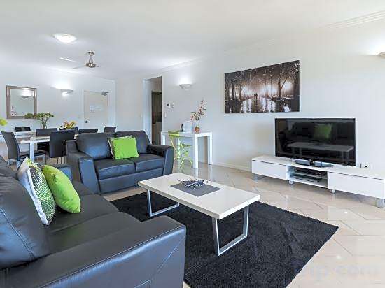 Jack & Newell Holiday Apartments