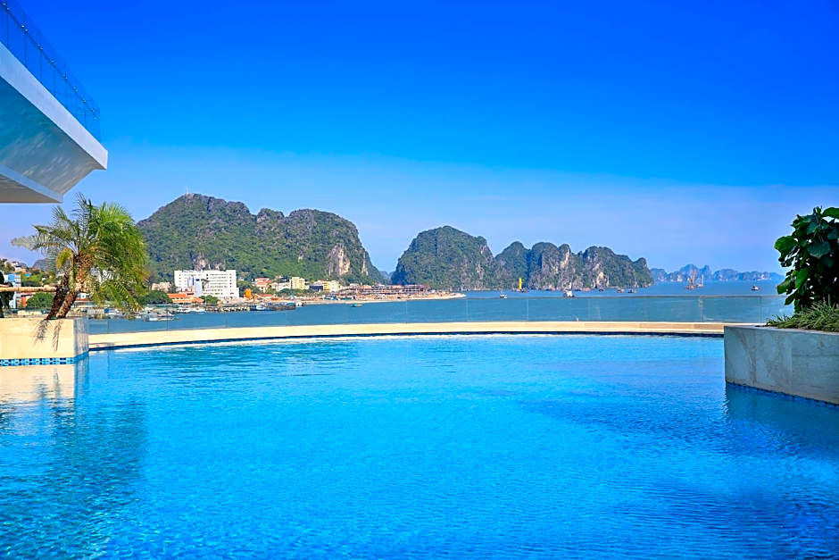 Wyndham Legend Halong